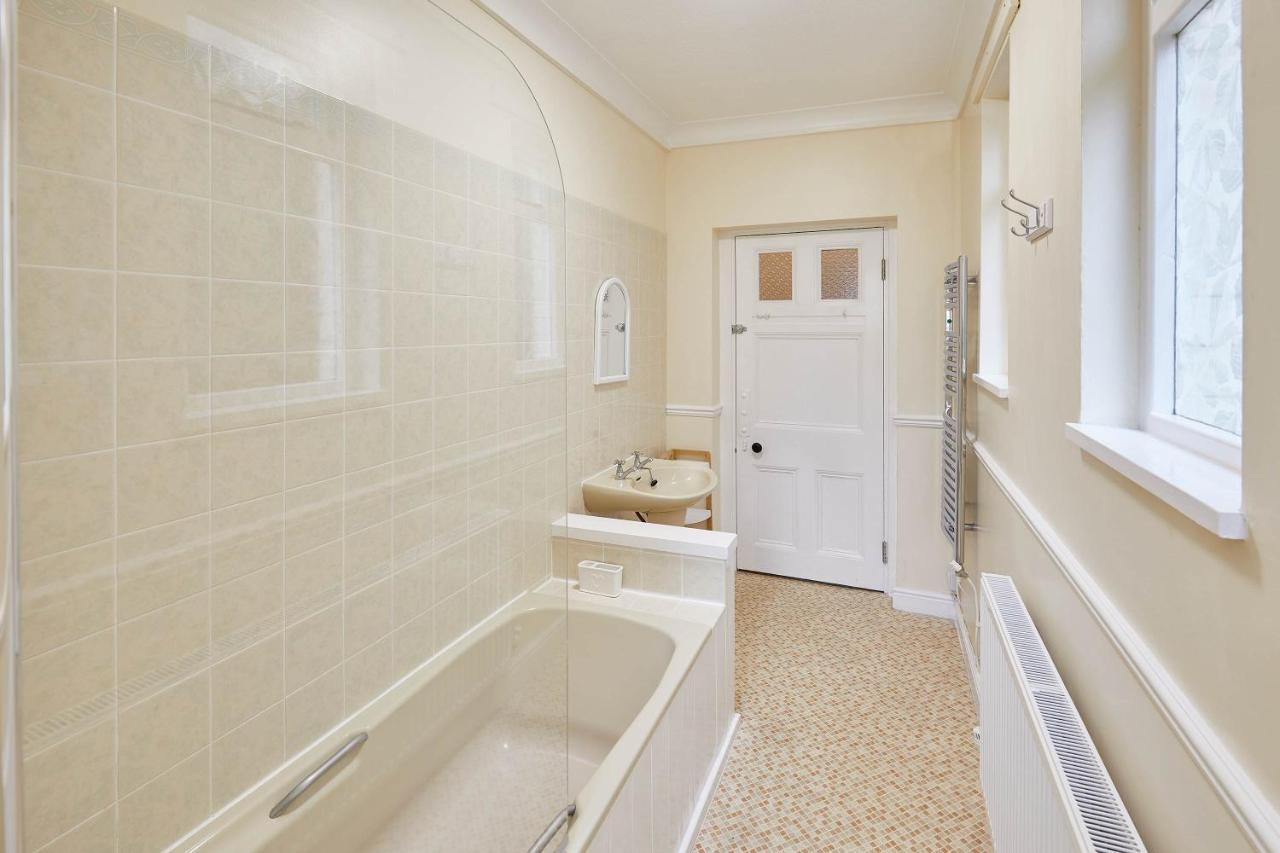 Host & Stay - The Garden Flat Scarborough Buitenkant foto